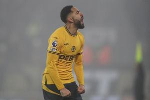 TA：曼联考虑引进库尼亚和德拉普，拉爵希望球队在薪资上保持纪律