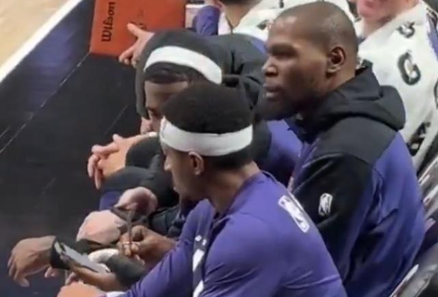 开云体育下载-杜兰特比赛中得知交易被惊呆：我所见过最疯狂交易