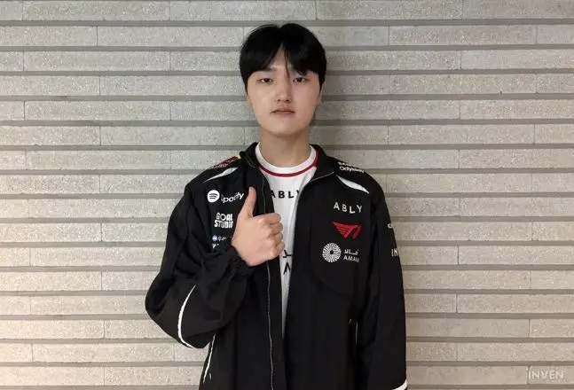 Peyz：当前版本适合自己，在LPL学到了很多会应用到LCK